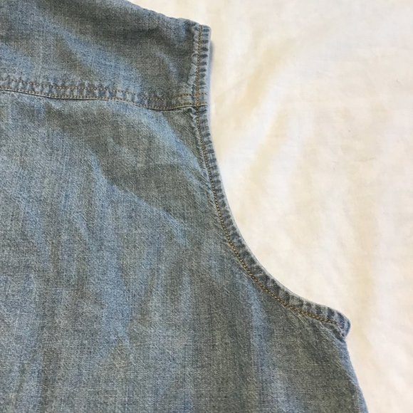 LAUREN Ralph Lauren women's sleeveless denim button down shirt - Picture 6 of 9